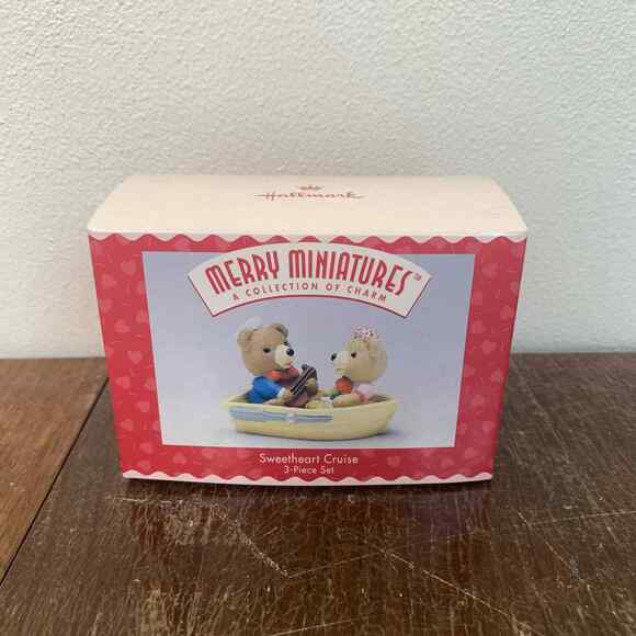 Hallmark Merry Miniatures 1996 Sweetheart Cruise 3‎ piece set New Deadstock - Picture 1 of 5
